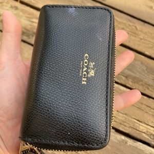 Coach wallet. Zipper wallet.